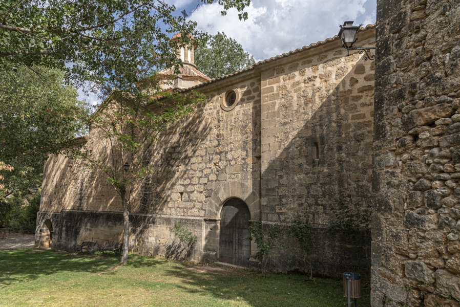 Teruel - Peñarroya de Tastavins 22 - santuario Virgen de la Fuente - ermita de Abajo.jpg